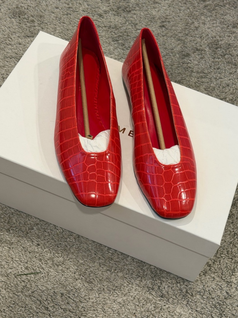 Good American Red Croc-Embossed Leather Flats